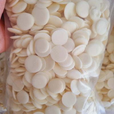 Gocce di cioccolato bianco in busta trasparente per pasticceria e gelateria