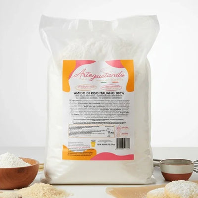 Sacco da 1 kg di amido di riso italiano 100% per pasticceria, gelato e dolci, su sfondo bianco