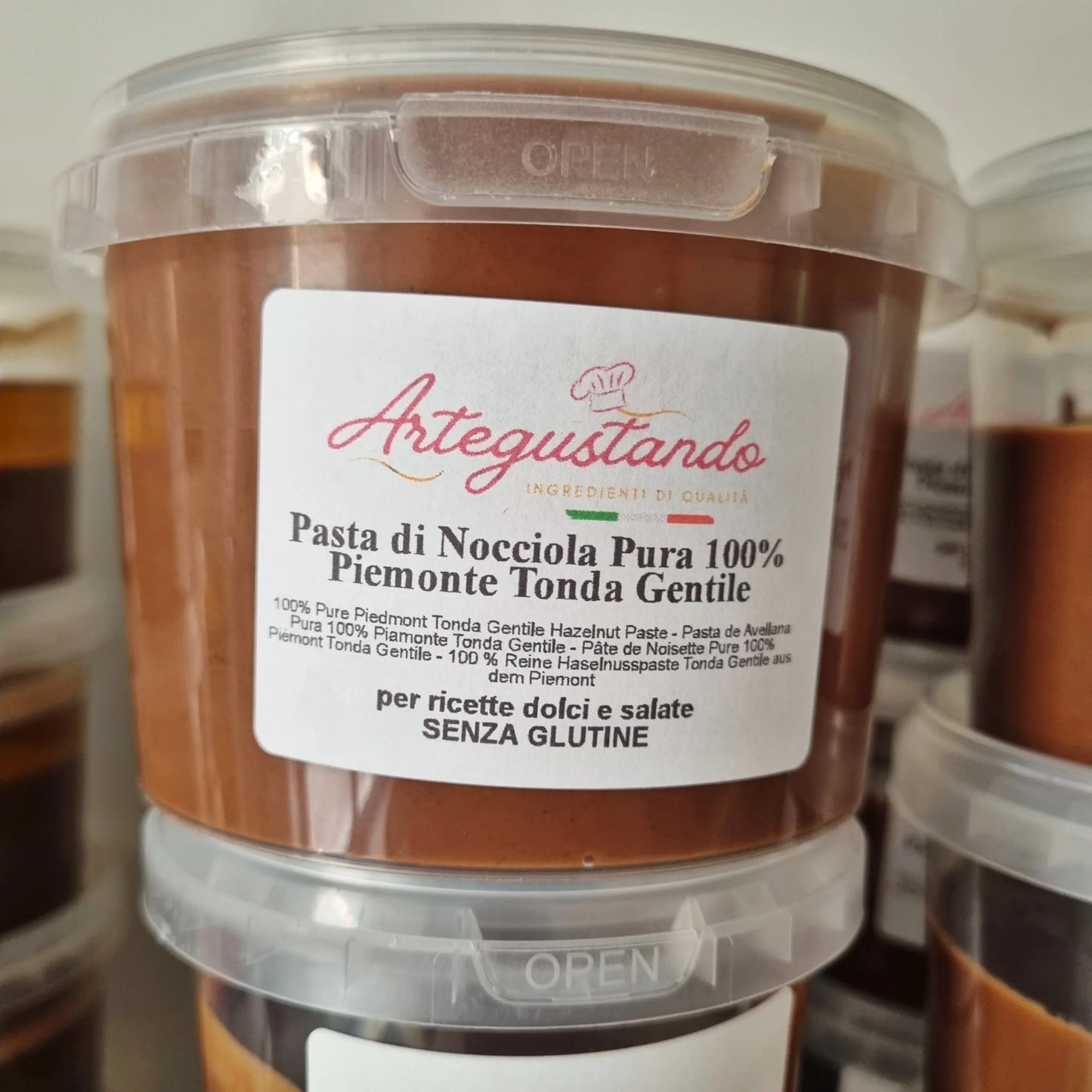 Vasetto di pasta di nocciola pura 100% Piemonte Tonda Gentile senza glutine per dolci e pasticceria.