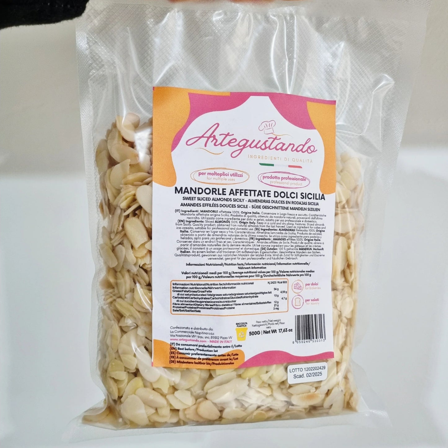 Mandorle affettate dolci Sicilia in confezione trasparente, ingredienti per dolci e pasticceria